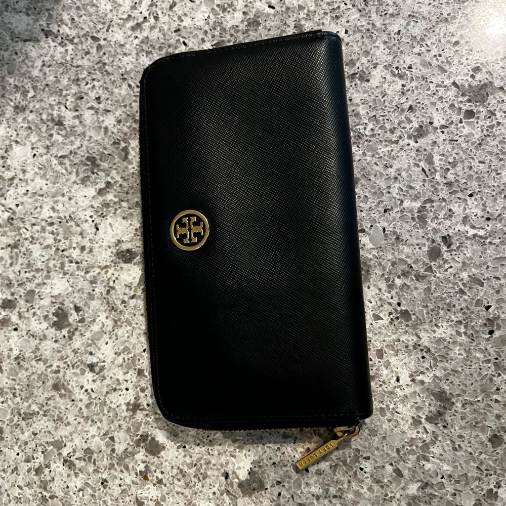 Tory Burch Robinson Wallet